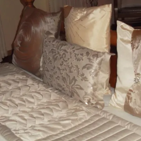 La Grange Delhoume Bed & Breakfast