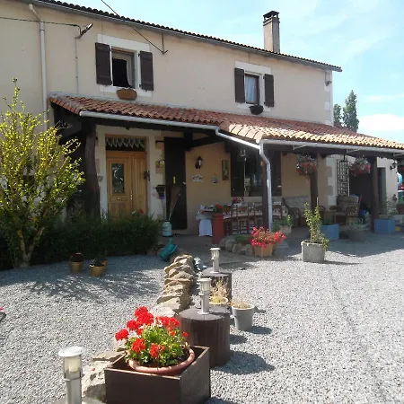 La Grange Delhoume Bed & Breakfast Confolens