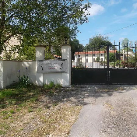 La Grange Delhoume Bed & Breakfast